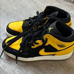Nike Black and Yellow Sneakers